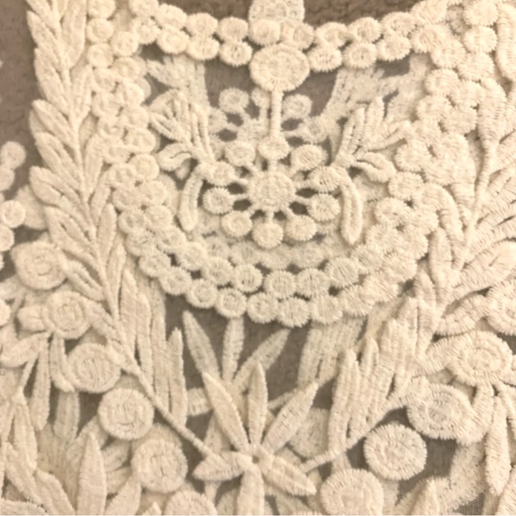 Me My Emblem Crochet Lace Embroidered Blouse - Picture 4 of 9